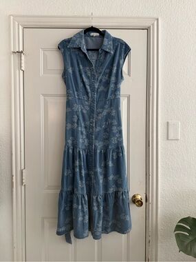 Solitaire Denim Blue Floral Tiered Button-Front Maxi Dress
